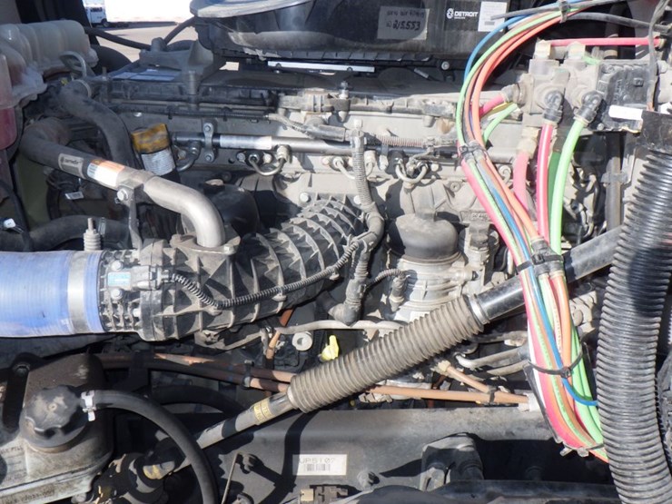 2023-freightliner-cascadia-126-image-19