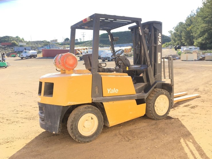 yale-gtp080lfnua088-industrial-forklift,-image-3
