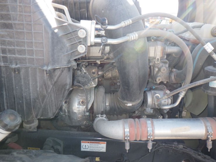 2023-freightliner-cascadia-126-image-21