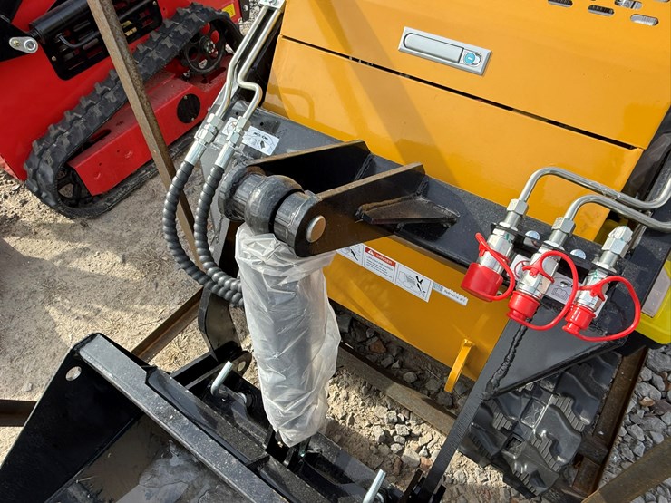 #85-•-unused-agt-mx-mrt14-stand-on-skid-steer-loader-mxmrt142025000992-inv#-35729-image-32