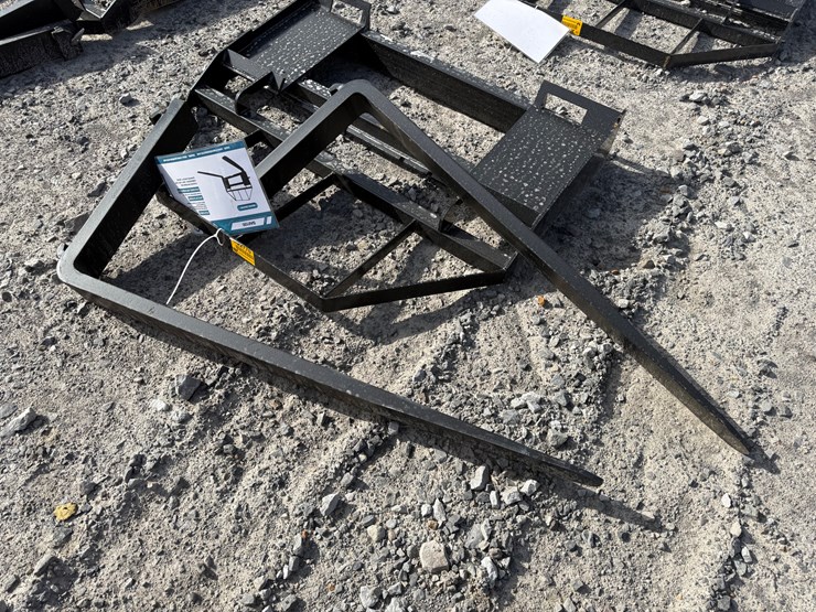 #22770-•-unused-mower-king-sa-48"-skid-steer-forks-image-1