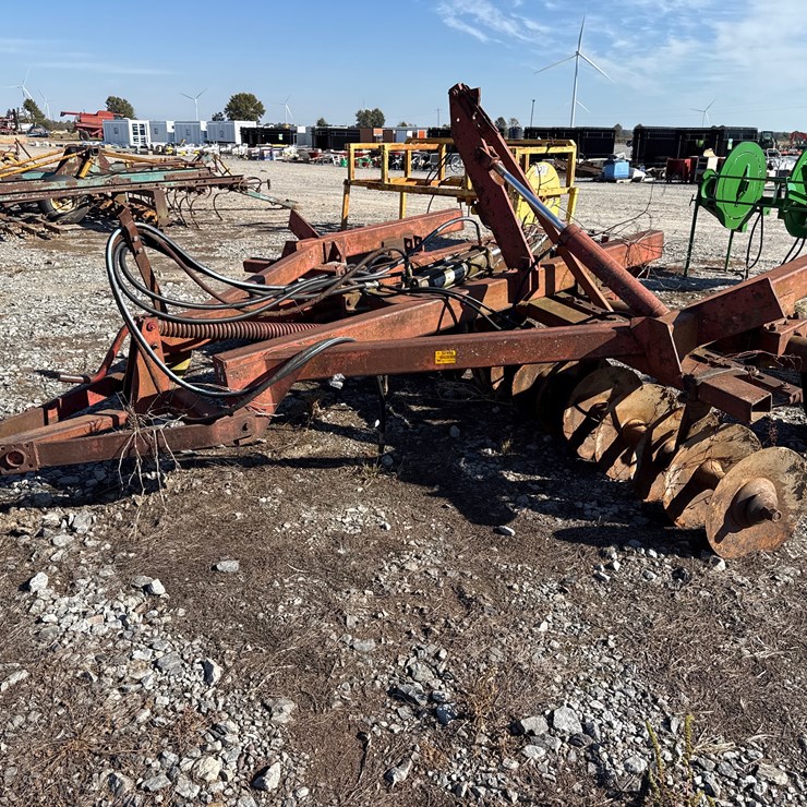 #377 • INOP ~12” 9” Disk INV#32956