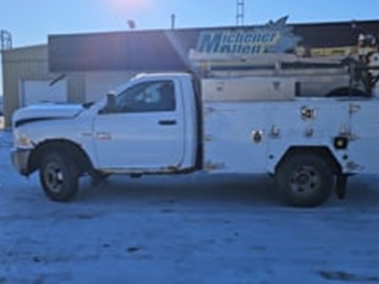 2011-ram-3500-st-image-5