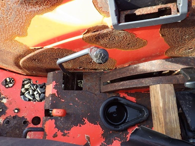 kubota-tractor-image-25