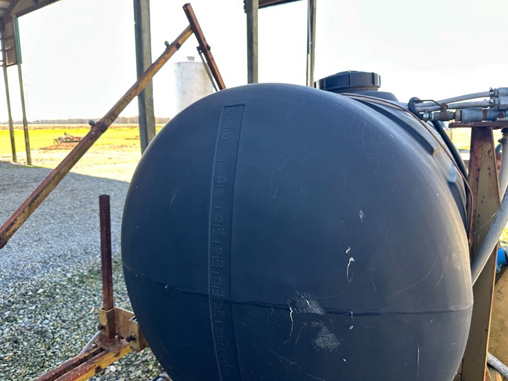 #35802-•-200-gallon-22'-3pt-sprayer-image-13
