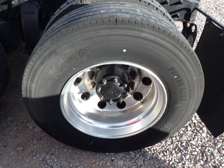 2017-freightliner-cascadia-125-image-14