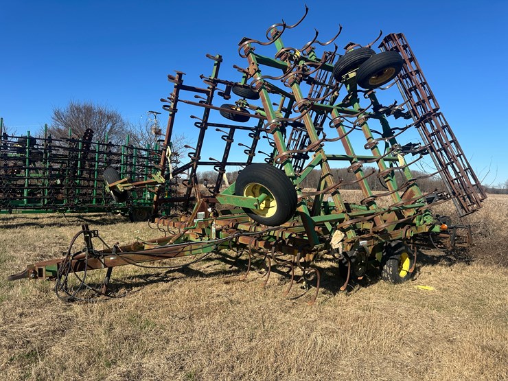 john-deere-42-image-1