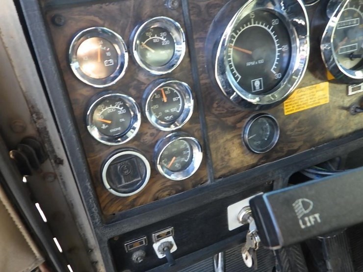 kenworth-14'-t/a-dump-truck-image-24