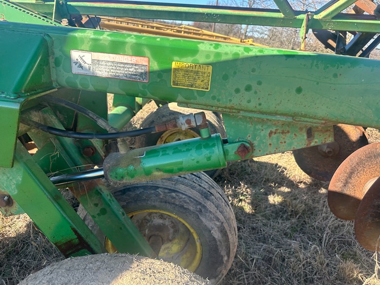 john-deere-27-image-25