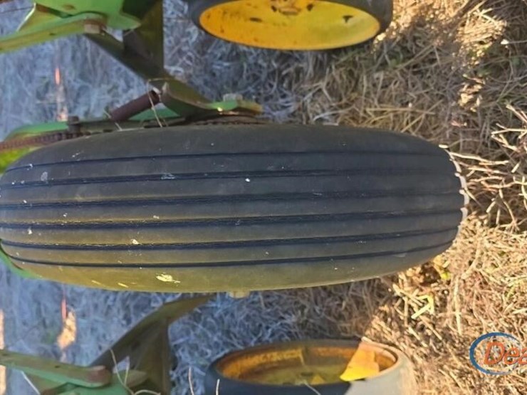 john-deere-7300-image-11