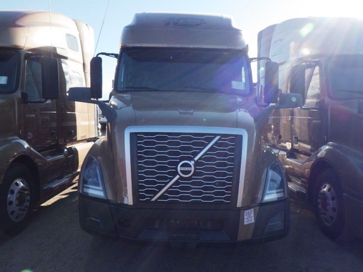 2022-volvo-vnl-760-image-4