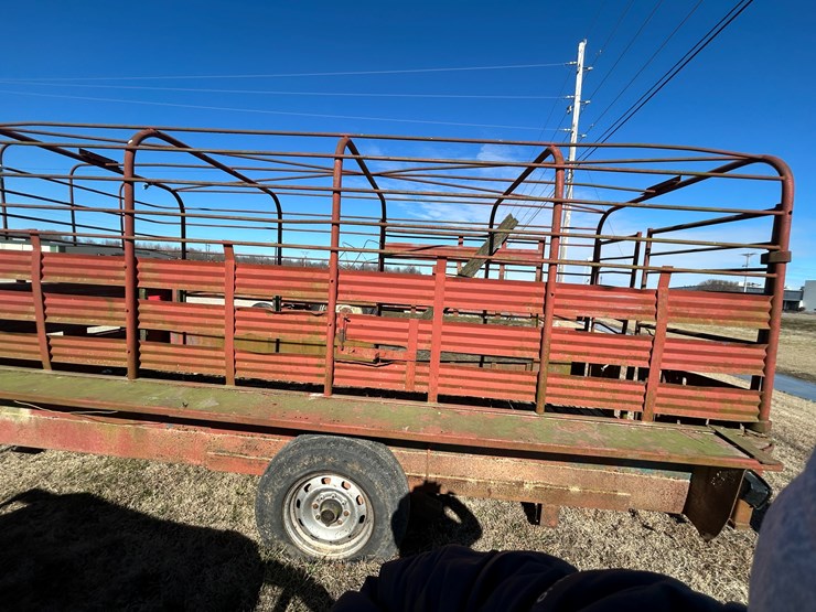 #37670-•-16'-livestock-trailer-image-2