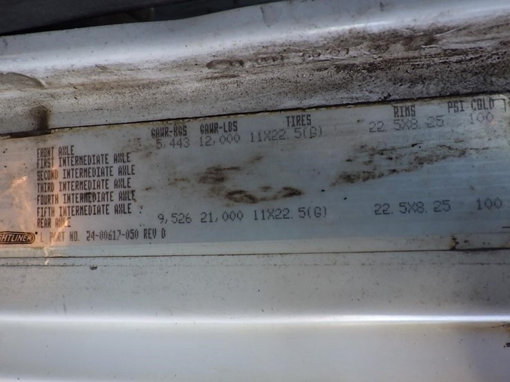 1997-freightliner-fl70-image-37