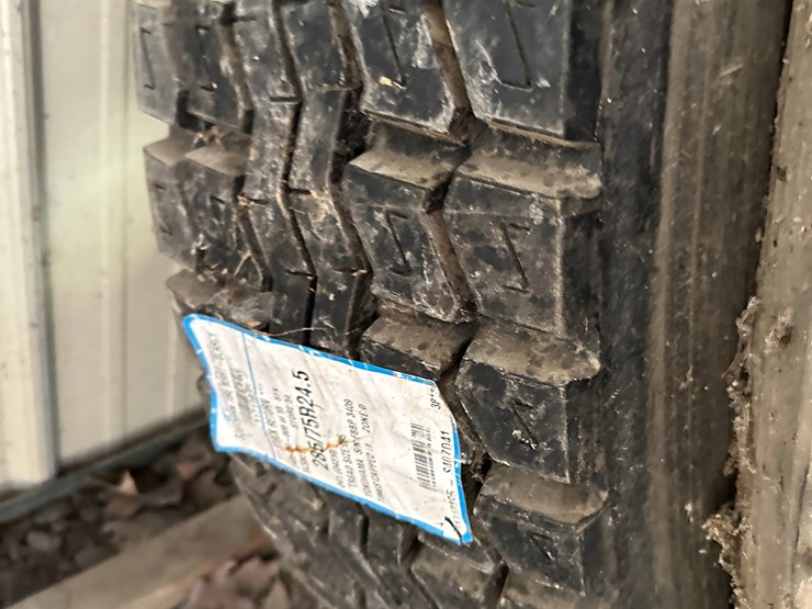 #35095-•-unused-lot-of-(3)-tires-image-10