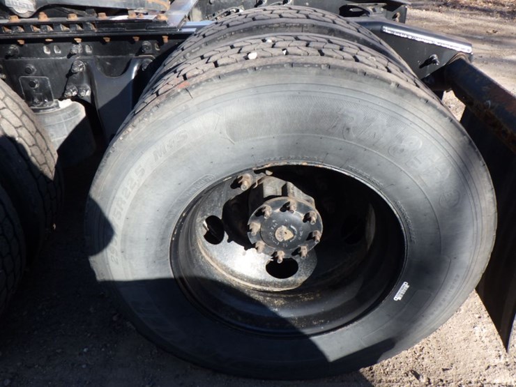 2017-international-prostar-image-13