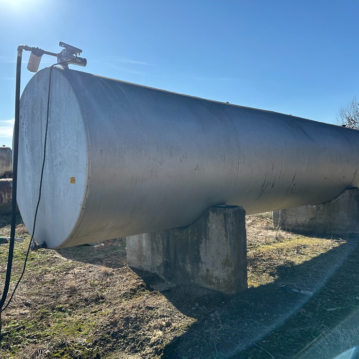 #35828 • ~3,700 Gallon Fuel Tank w/Pump