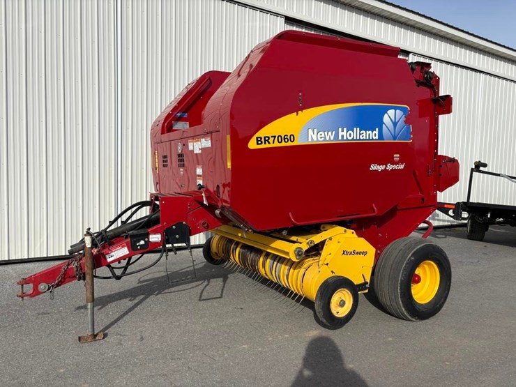 new-holland-br7060-image-3