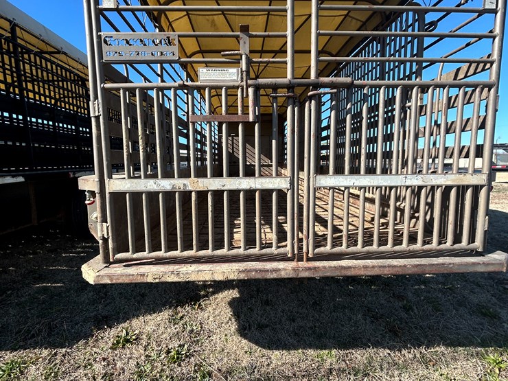 2015-gooseneck-24-ft-image-3