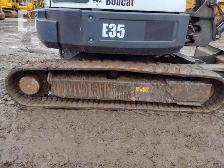 2014-bobcat-e35-image-35