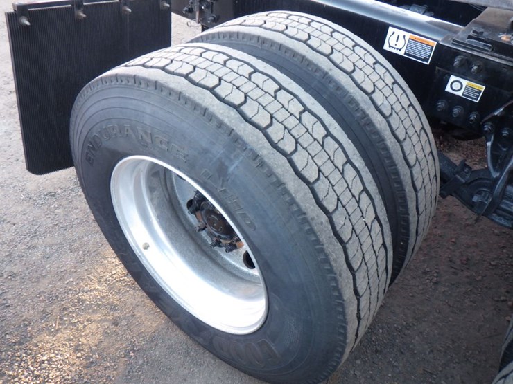 2024-kenworth-t680-image-7