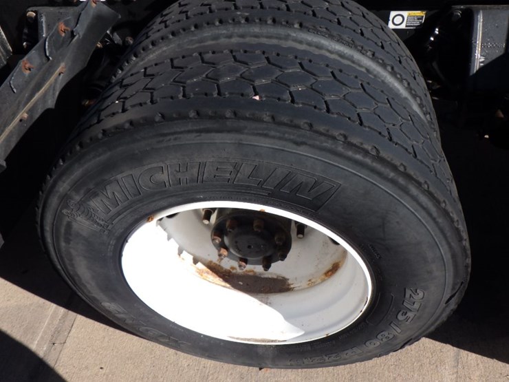 2016-kenworth-t680-image-17