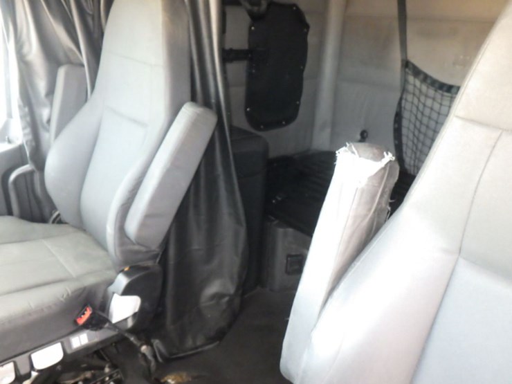 2022-freightliner-cascadia-126-image-22