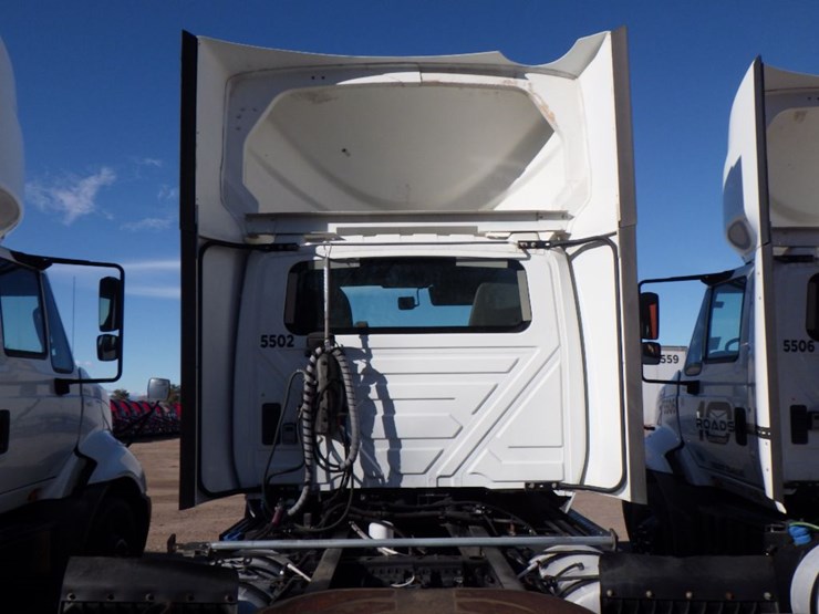 2017-international-prostar-image-10