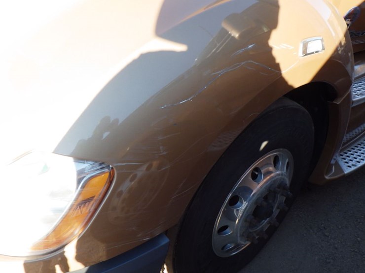 2022-kenworth-t680-image-2