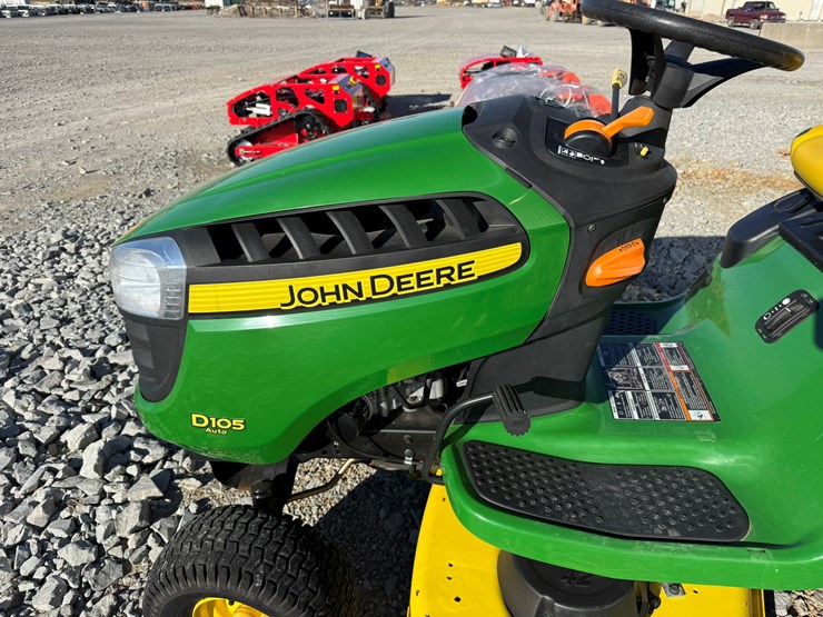 john-deere-d105-image-16