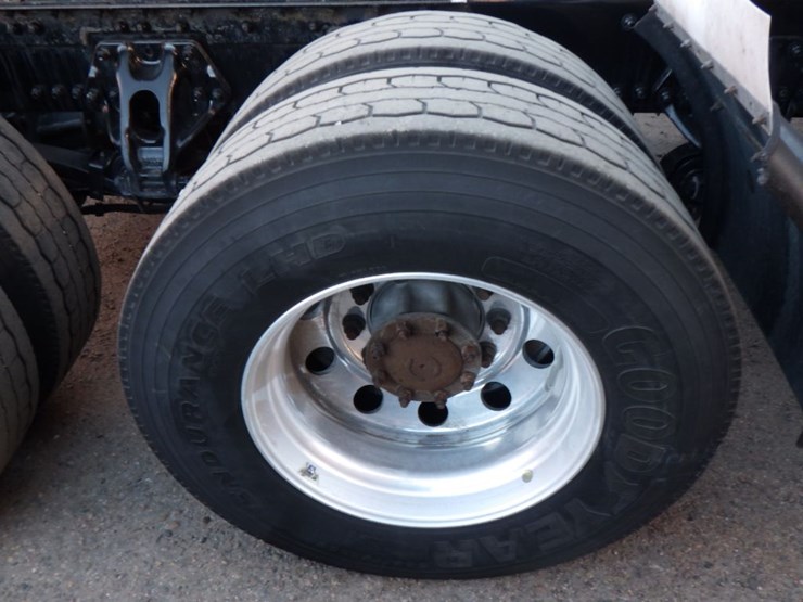 2022-kenworth-t680-image-9