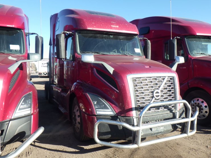 2020-volvo-vnl-760-image-3