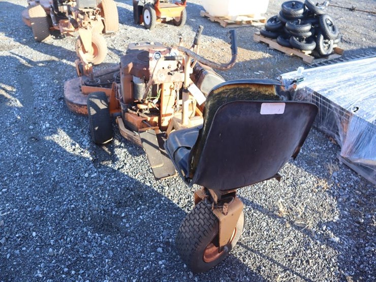 3-wheel-skag-riding-mower-non-running-image-7