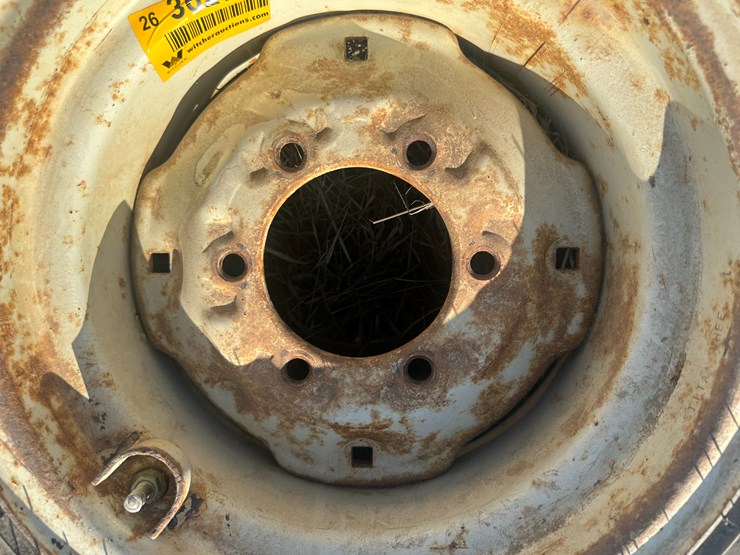 #36277-•-alliance-9.5l-15-tire-&-rim-image-4