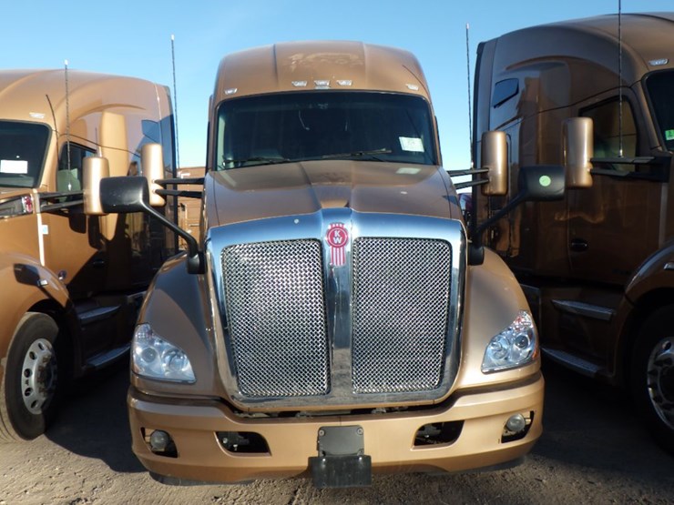 2022-kenworth-t680-image-2