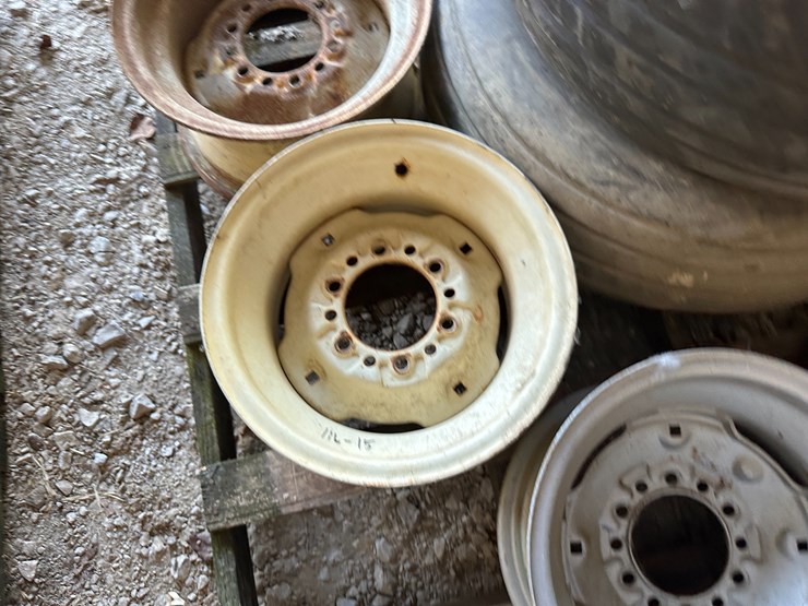 #35879-•-lot-of-(5)-tires-&-(3)-rims-image-3