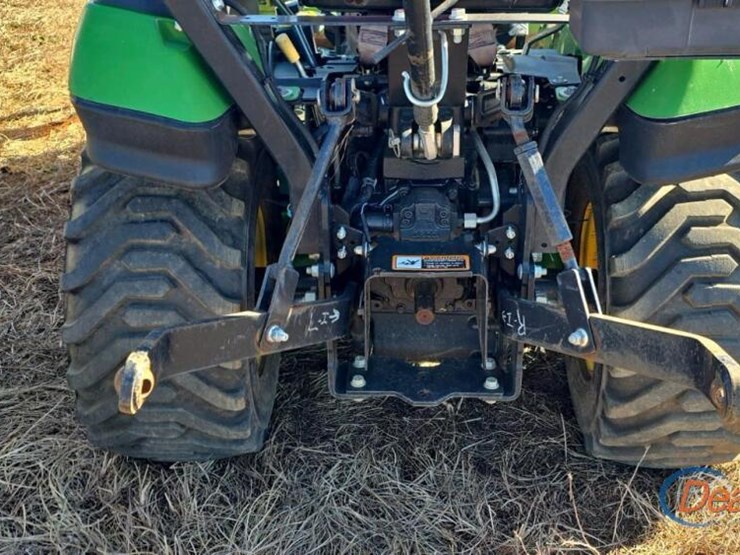 2016-john-deere-1025r-image-9