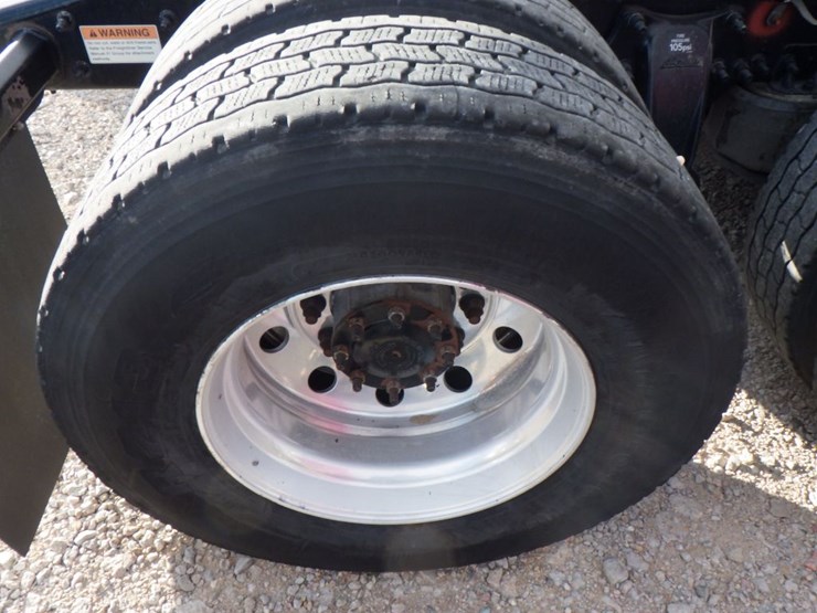 2018-freightliner-cascadia-113-image-6