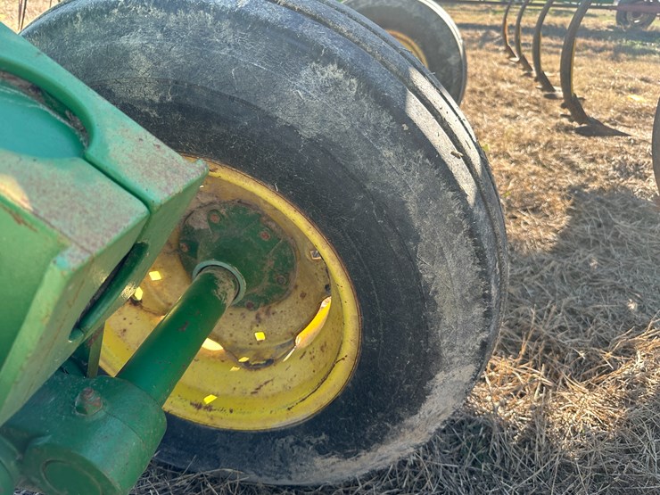 john-deere-27-image-19