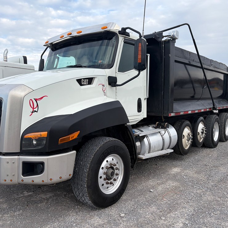 2016 CATERPILLAR CT660S