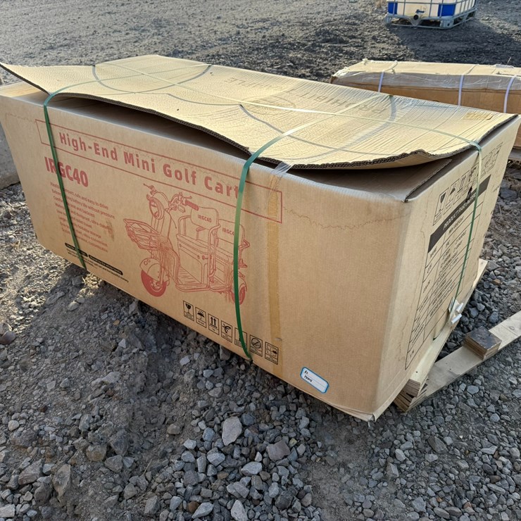 #33684 • Unused IRGC-40 Golf Cart