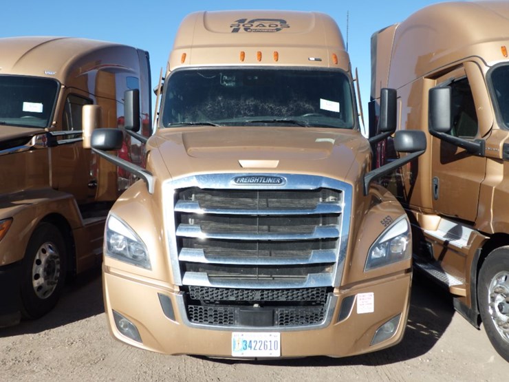 2023-freightliner-cascadia-126-image-2