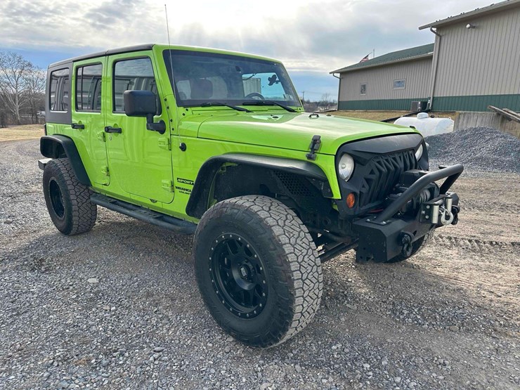 2013-jeep-wrangler-sport-image-5