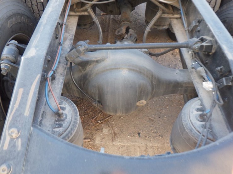 2023-freightliner-cascadia-126-image-9