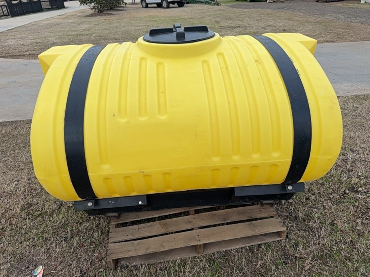 400-gallon-elliptical-tank-with-metal-straps-￼-image-22