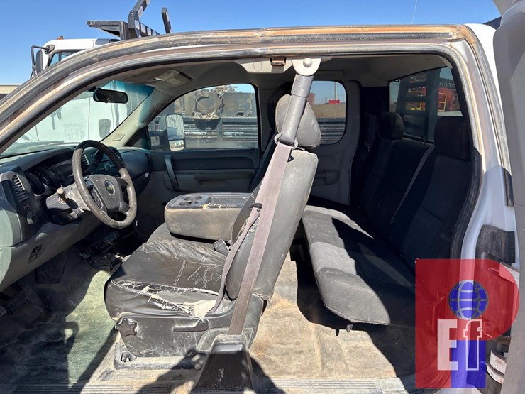 2011-chevrolet-silverado-2500hd-image-5