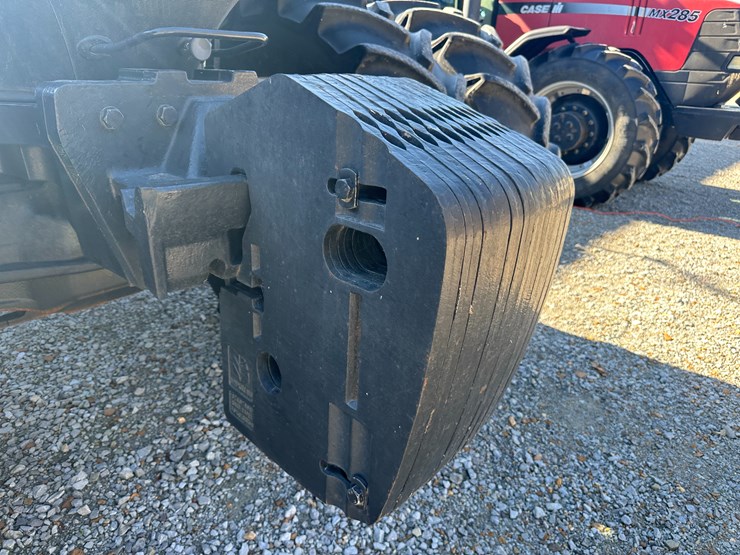 2014-new-holland-t8.330-image-37