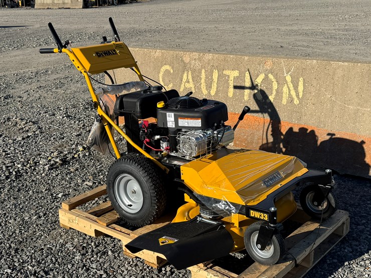#8-•-unused-dewalt-dw33-33"-walk-behind-lawn-mower-inv#-36546-image-2