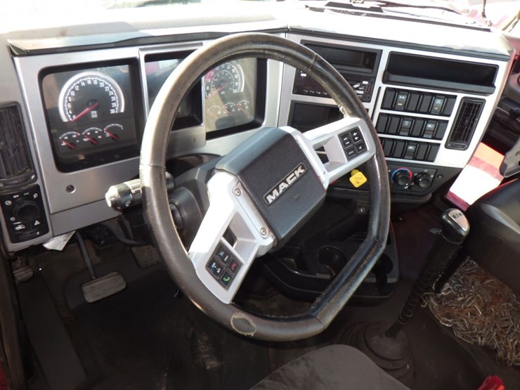 2020-mack-an64t-image-15