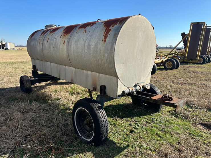 #35822-•-~1,000-gallon-fuel-wagon-image-4