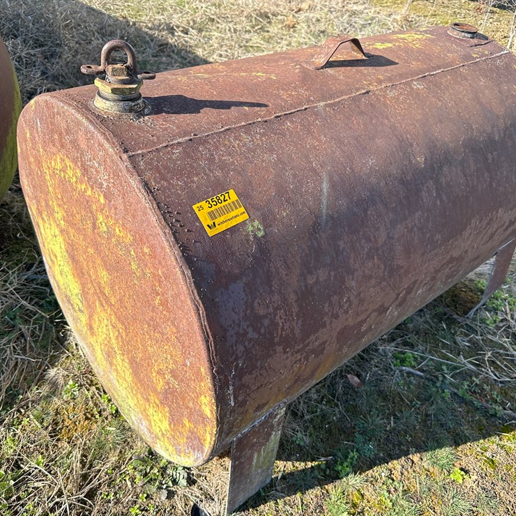 #35827 • ~130 Gallon Tank